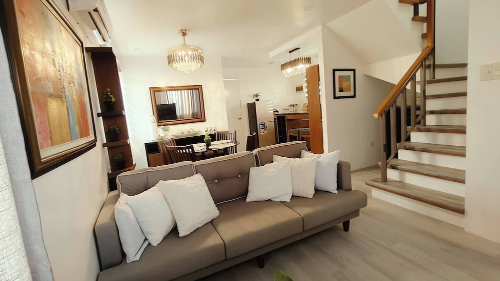 3 Bedroom House in NorthPoint — 4-Star Luxury Hotel in Talisay, Philippines