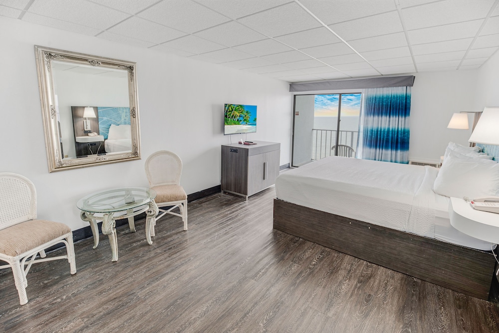 Tropical Seas Hotel - photo 13