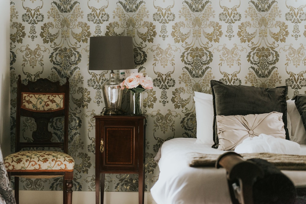 Healing Manor Hotel — Grimsby — photo 4
