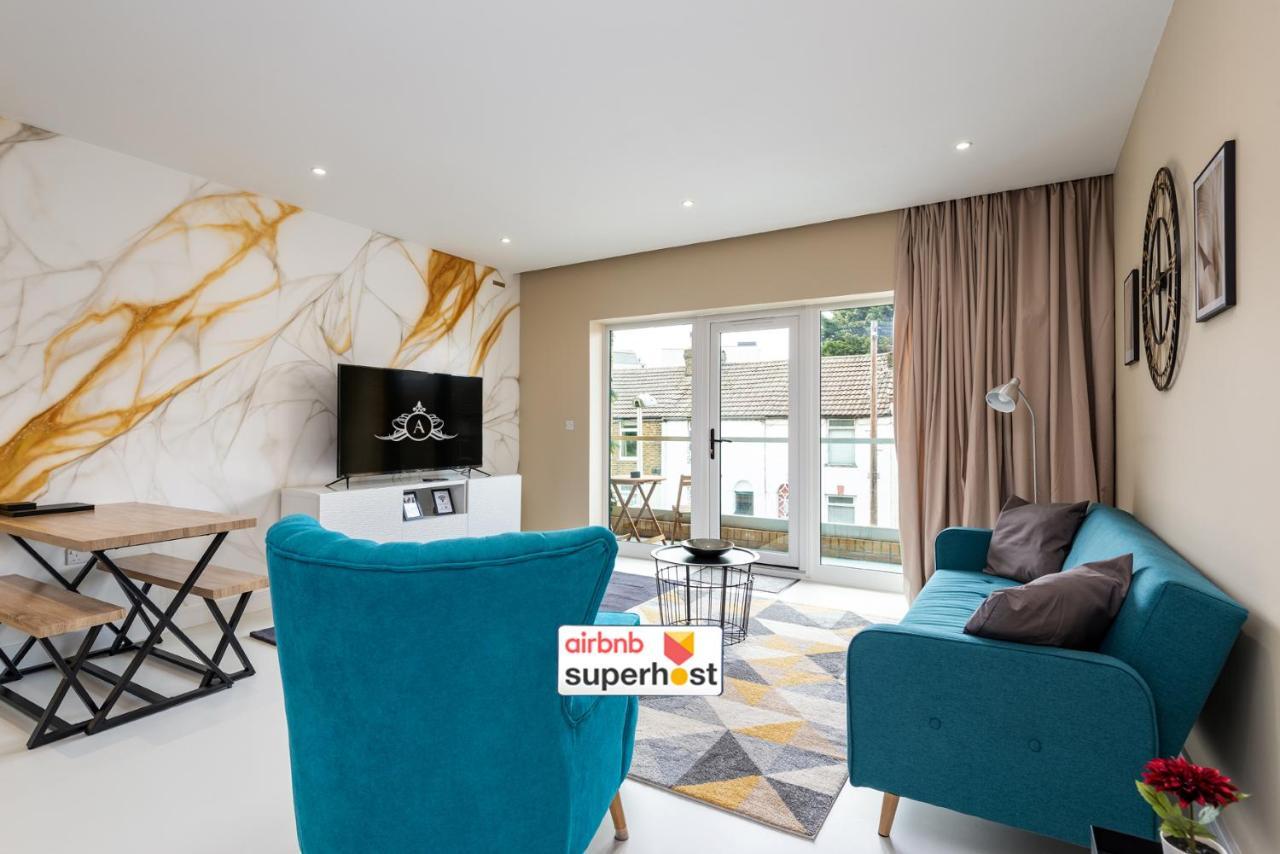 Contractor Base Near Isle of Grain Spring Apartment 3 — 4-Star Luxury Hotel in Gillingham, United Kingdom