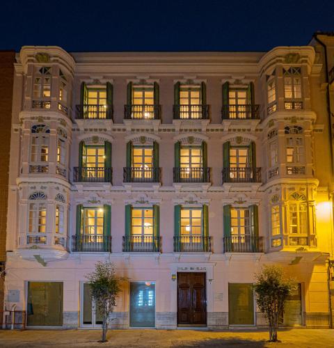 Elegante 3 dormitorios en Centro Historico MA laga — 4-Star Luxury Hotel in Malaga, Spain