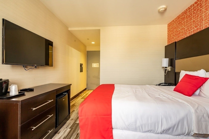 AirTrain Plaza Hotel JFK Airport - photo 5
