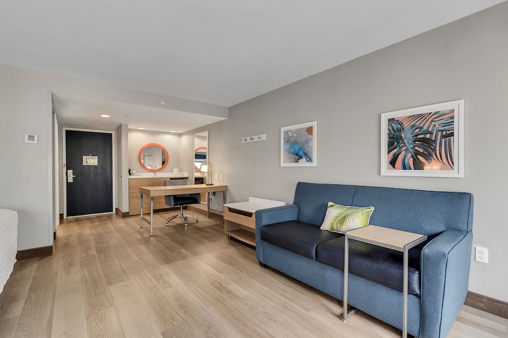 Holiday Inn Express and Suites Destin Miramar Beach by IHG - photo 15