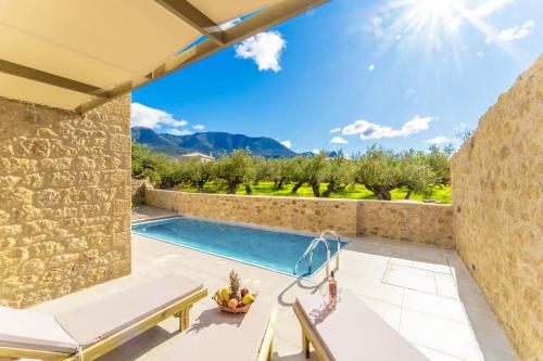 Villa Castillo Thio — 4-Star Luxury Hotel in Kardamyli, Greece