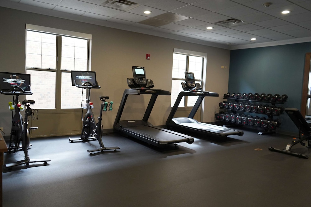 Hampton Inn & Suites Chicago Aurora - photo 26