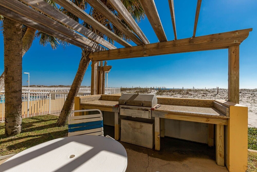 Driftwood Towers 6d 2 Bedroom Condo - photo 27