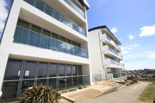 16 Zenith Apartment — 4-Star Luxury Hotel in Newquay, United Kingdom