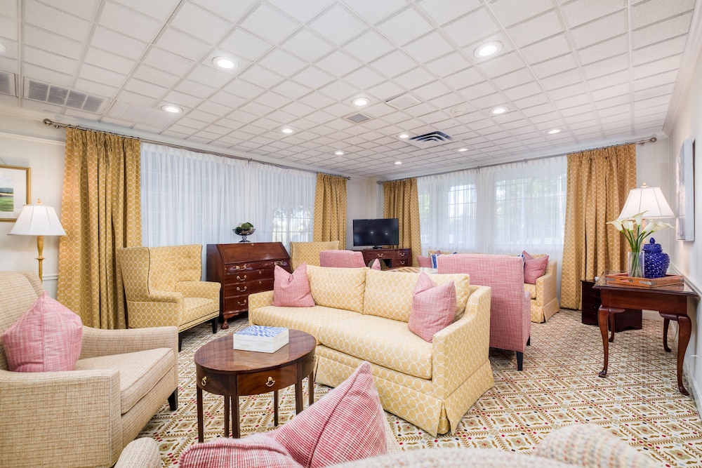 The Farmington Inn & Suites - photo 8