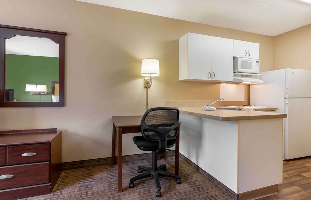 Extended Stay America Select Suites Fayetteville Springdale - photo 13