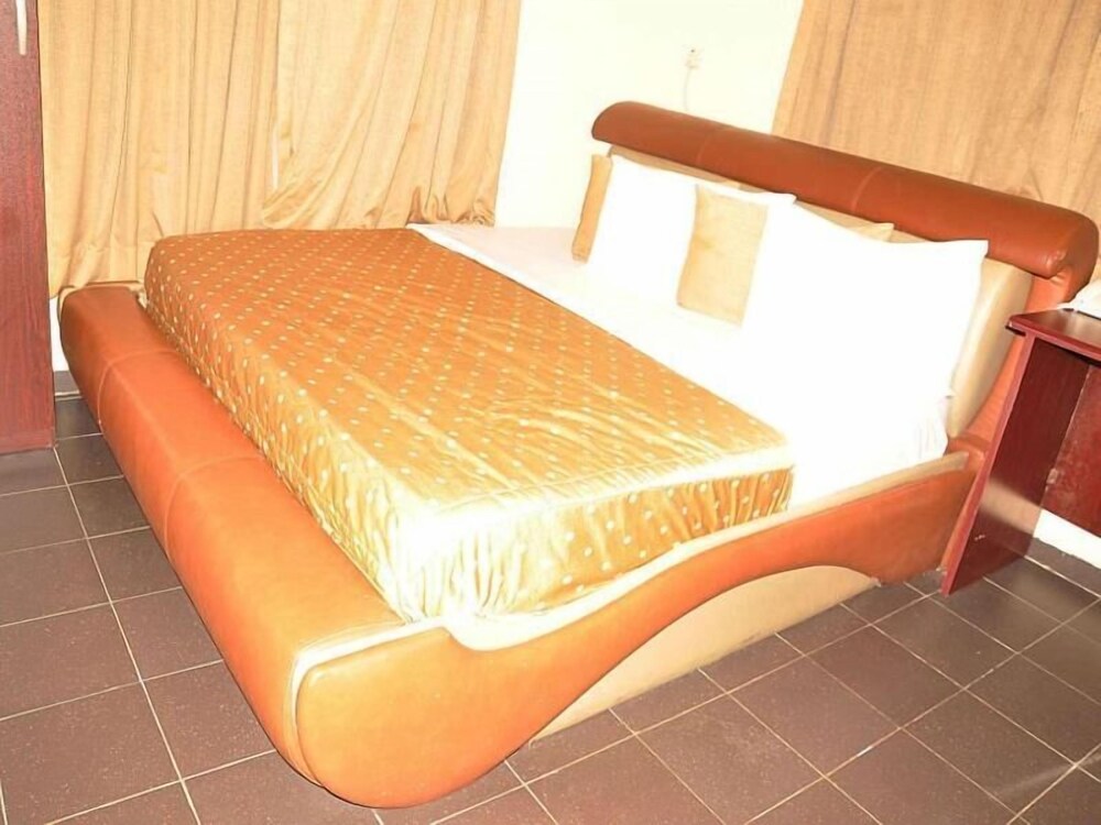 Dekings Hotel - last minute hotel in Lagos