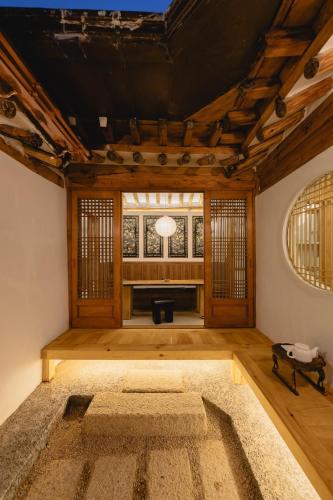 HWAYEONJAE Private Hanok Luxury Live Tradition in Bukchon in Seoul, South Korea