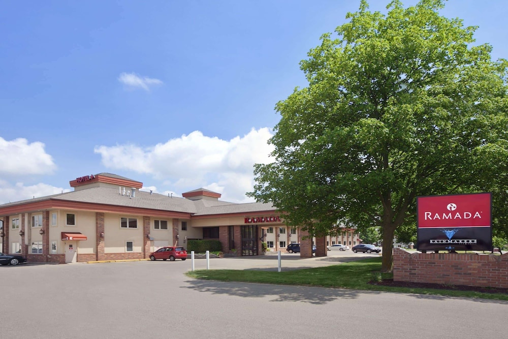 Ramada by Wyndham Saginaw Hotel & Suites — hotel in Saginaw