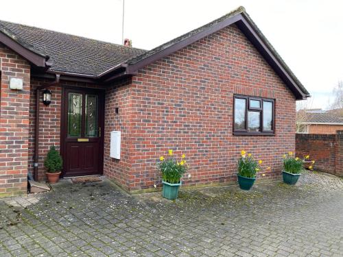The Oaks Self Catering Holidays — 4-Star Luxury Hotel in Warminster, United Kingdom