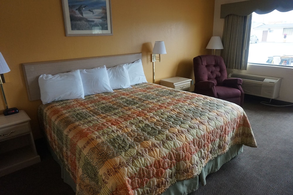 Pearsall Executive Inn - photo 14
