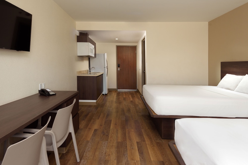 Extended Suites Queretaro Juriquilla