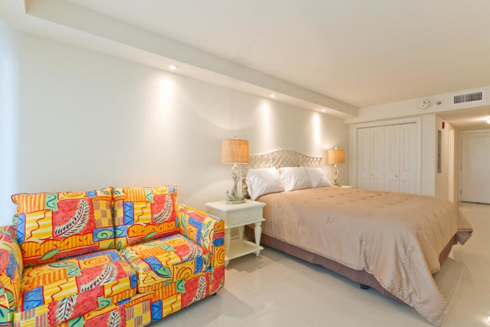 Solare Tower Condominium 405a - photo 9