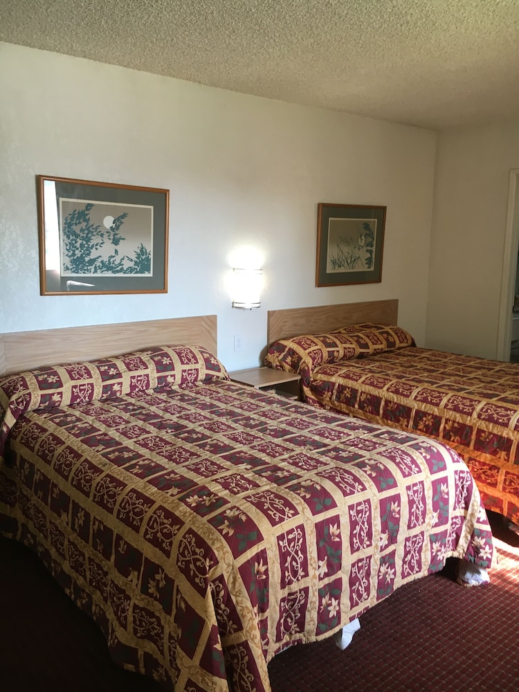 American Inn Ontario - photo 10