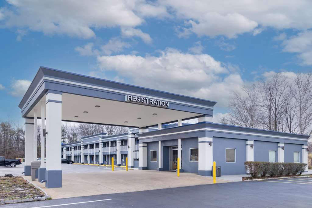 Days Inn by Wyndham Fredericksburg North - featured photo