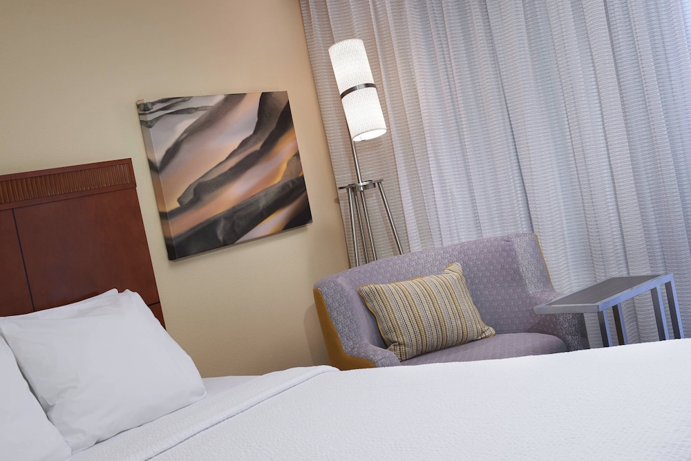 Courtyard by Marriott Rockford - photo 7