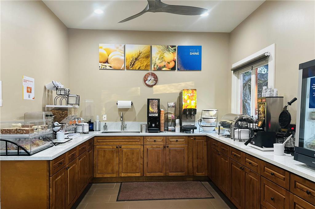 Comfort Inn Monterey Peninsula Airport - photo 25
