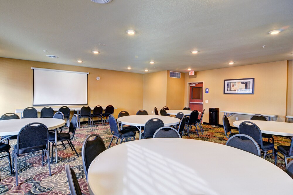 Cobblestone Inn & Suites Big Lake - photo 25