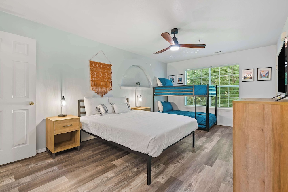 Spring Creek Escape Balcony w Views - last minute hotel in Branson