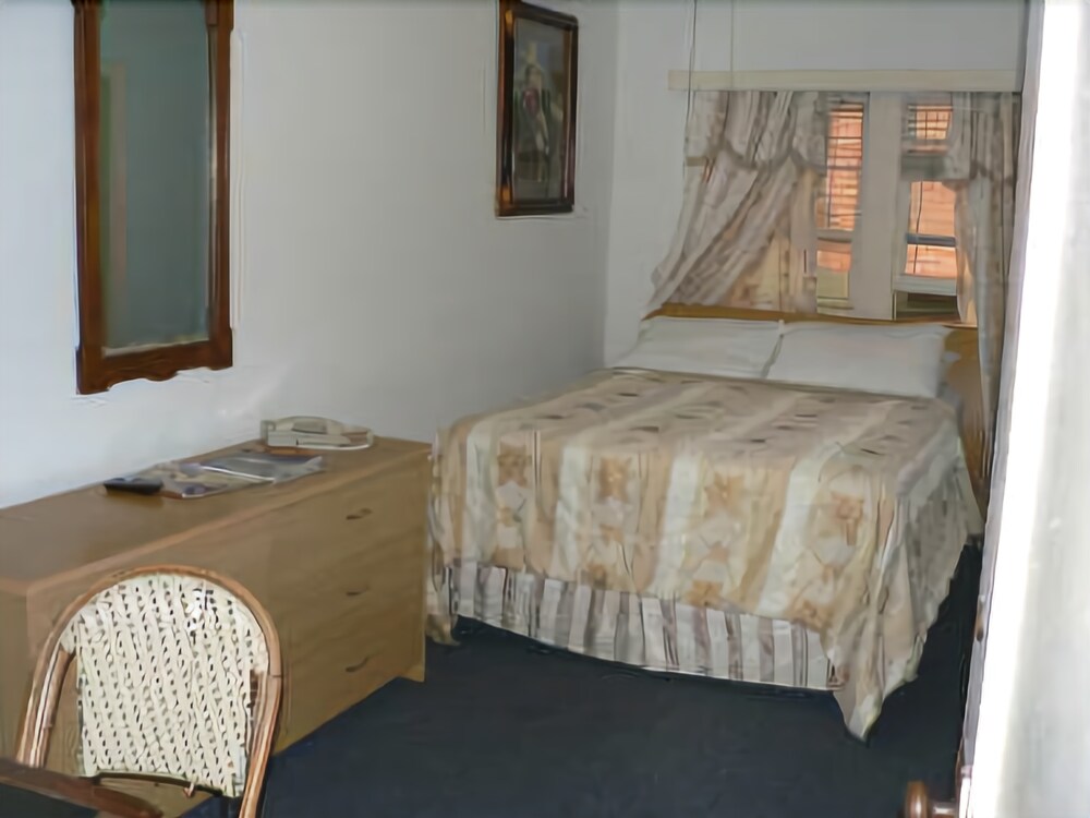 Hotel Del Flores - photo 10
