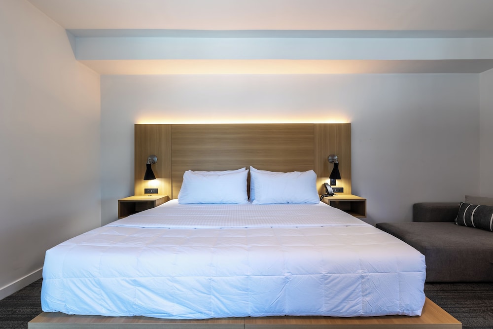 Hotel Mai Downtown Long Beach - photo 10