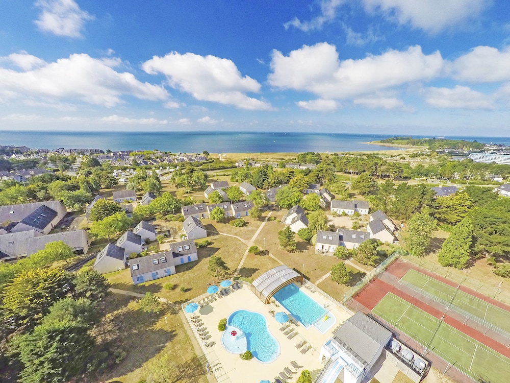 Village Vacances Azureva Kerjouanno — Arzon