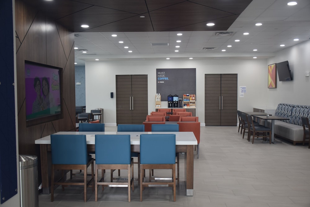 Holiday Inn Express Corpus Christi Beachfront by IHG - photo 48