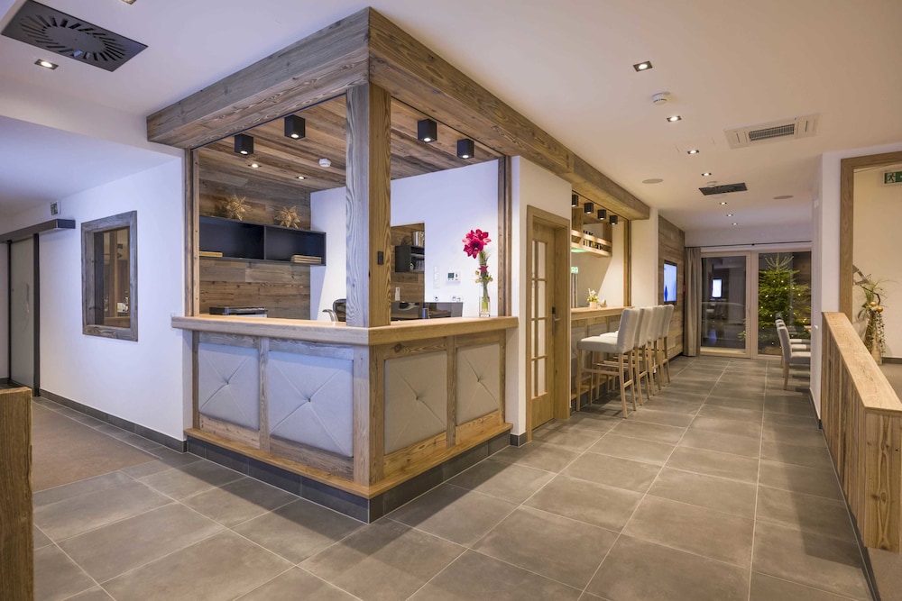 Alpenhof Hotel Garni Suprême in Zell Am Ziller, Austria