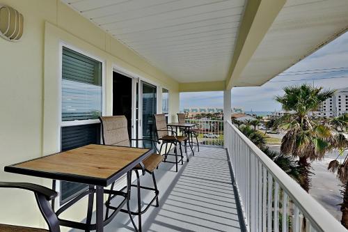 Gulf Island #134 White Sands Condo — 4-Star Luxury Hotel in Navarre, United States