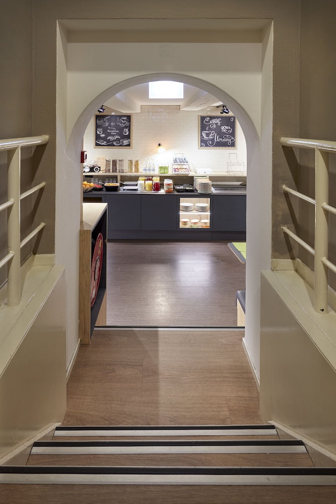 מזון ומשקאות