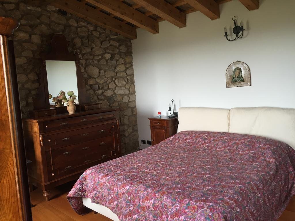 Holiday House Petrarca — 4-Star Luxury Hotel in Arqua Petrarca, Italy
