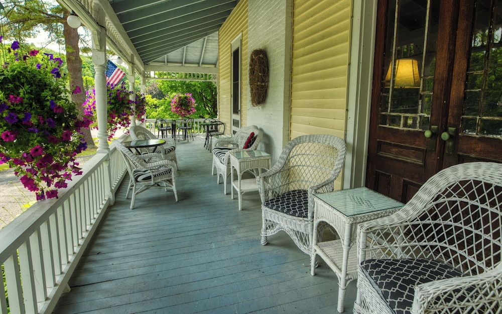 Rockwell Falls Inn and Wine Bar - photo 95