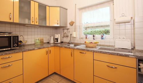 Ferienwohnung Muschelsucher — 4-Star Luxury Hotel in Ostseebad Kuehlungsborn, Germany