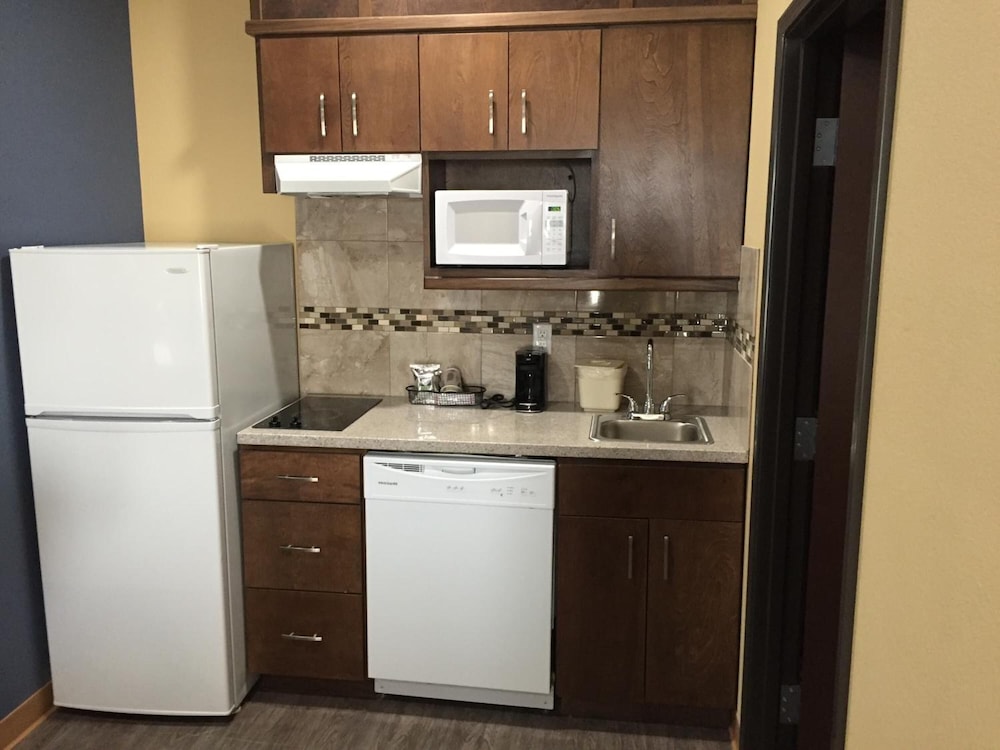 La Bonita Inn & Suites - photo 12