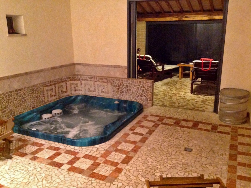 B&B Wellness Il Pomario di Montepiglio — 4-Star Luxury Hotel in Amelia, Italy