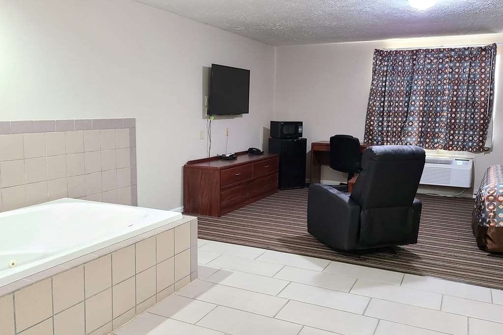 Super 8 by Wyndham Missouri Valley - photo 8