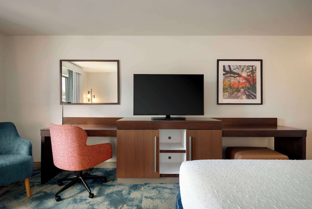 Hampton Inn & Suites San Marcos - photo 10