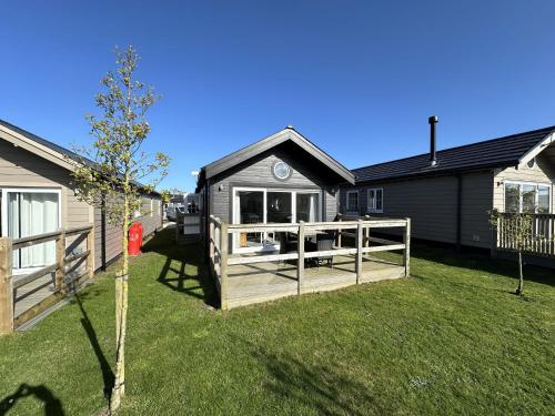 Bay Breeze Part of the The Bay Filey Holiday Village with pool gym and direct beach access pub restaurant tennis and meadows walks in Filey, United Kingdom