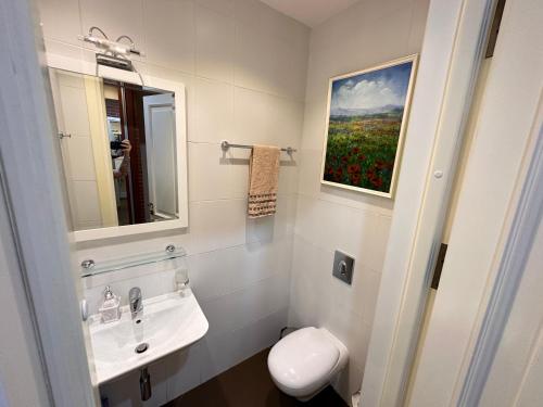2BR Apartment in Downtown Rustaveli Residence