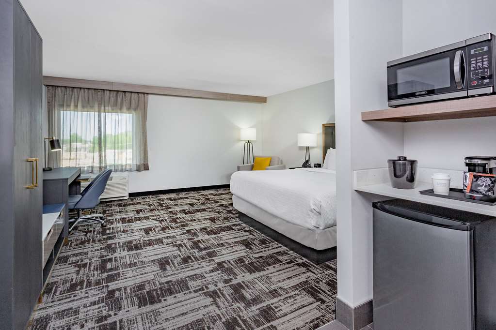 La Quinta Inn & Suites South Bend near Notre Dame - photo 21
