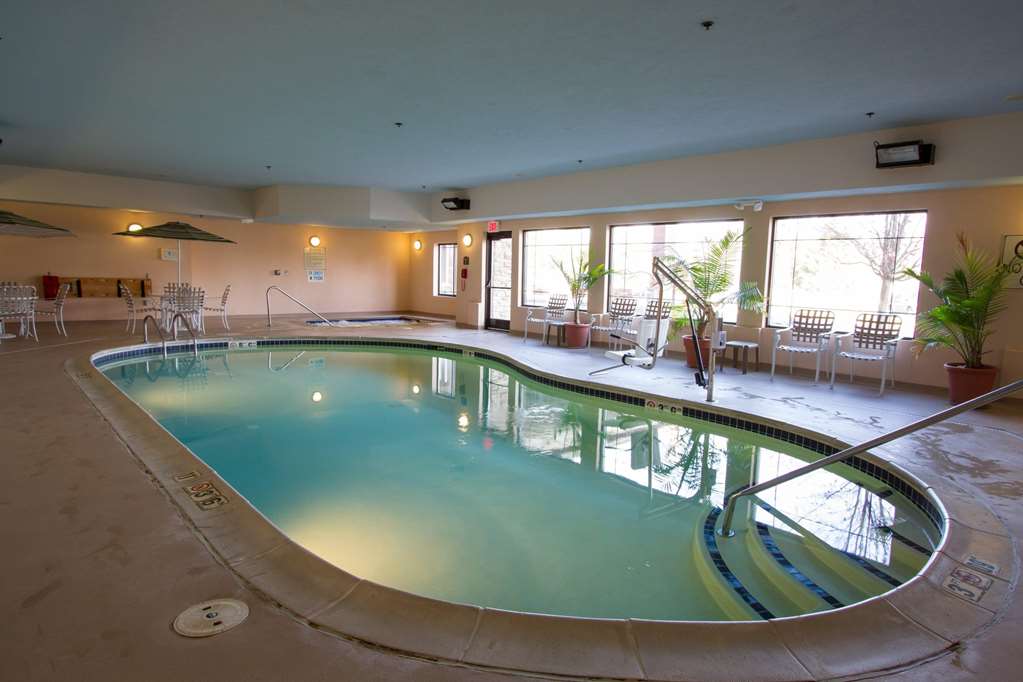 Comfort Suites Grand Rapids North - photo 29