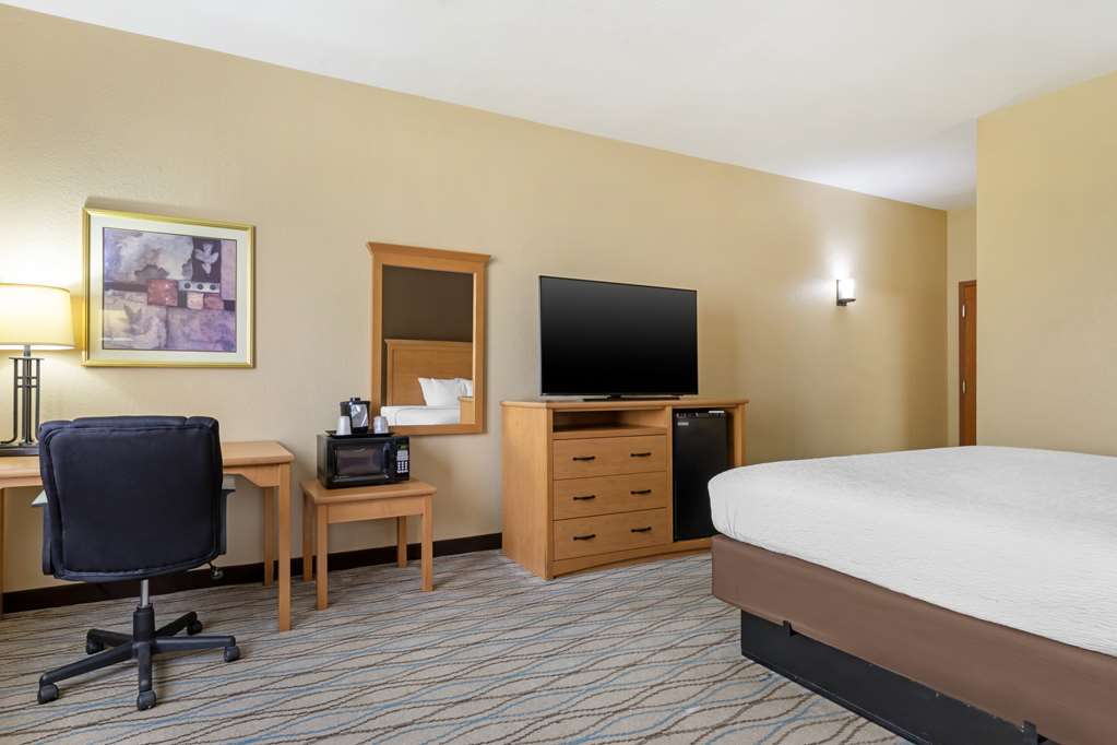 Best Western Locust Grove Inn & Suites - photo 12