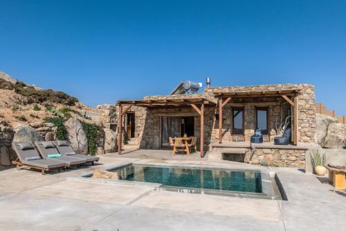 Lunar House Ll — 4-Star Luxury Hotel in Volakas, Greece