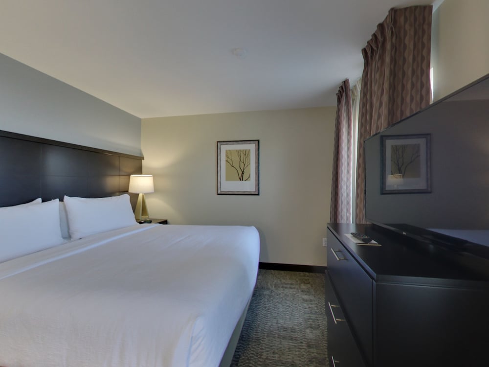 Staybridge Suites Madison Fitchburg - photo 14