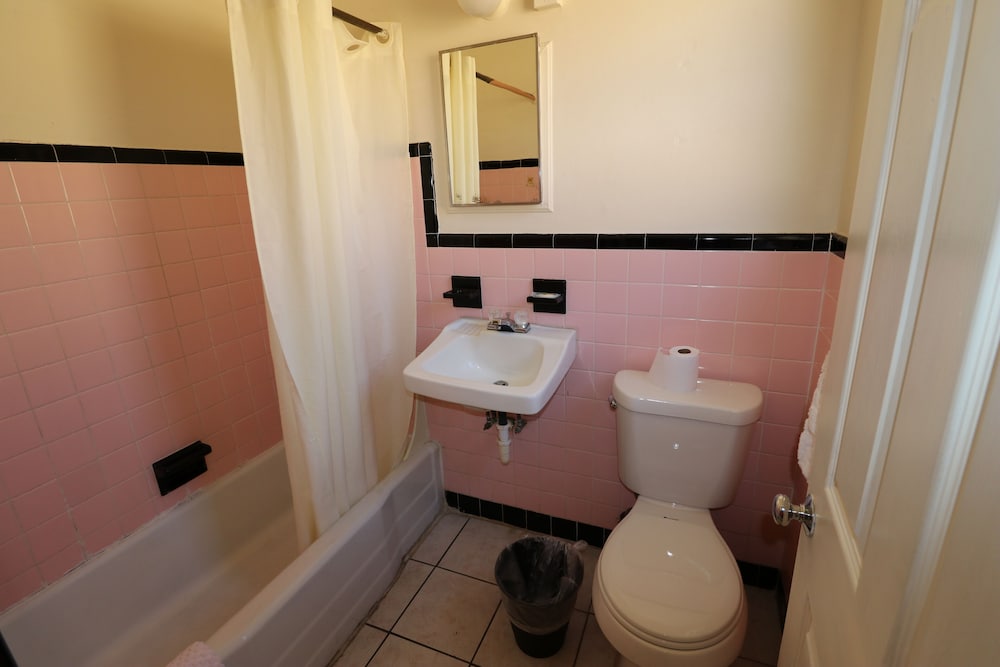Sandman Inn Motel - photo 35