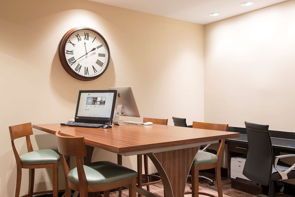 DoubleTree by Hilton Hotel Grand Rapids Airport - photo 82