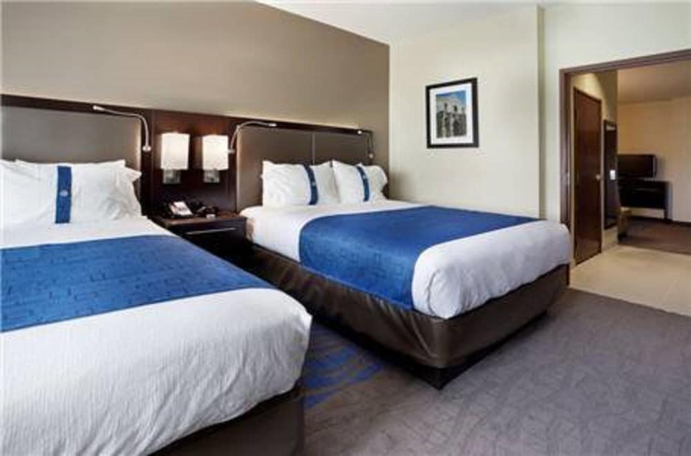 Holiday Inn & Suites San Antonio Northwest by IHG - photo 8